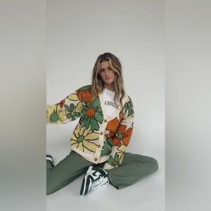 Bailey Rose Retro Mod Floral Patterned Cardigan Sweater size medium